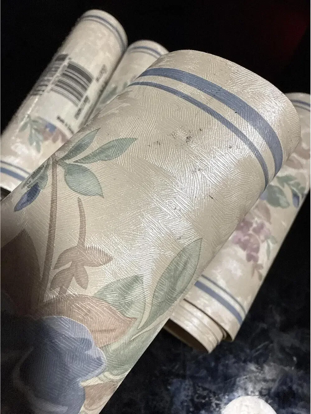 Vintage Floral Wallpaper Border Rolls with Blue and Pink Rose Pattern